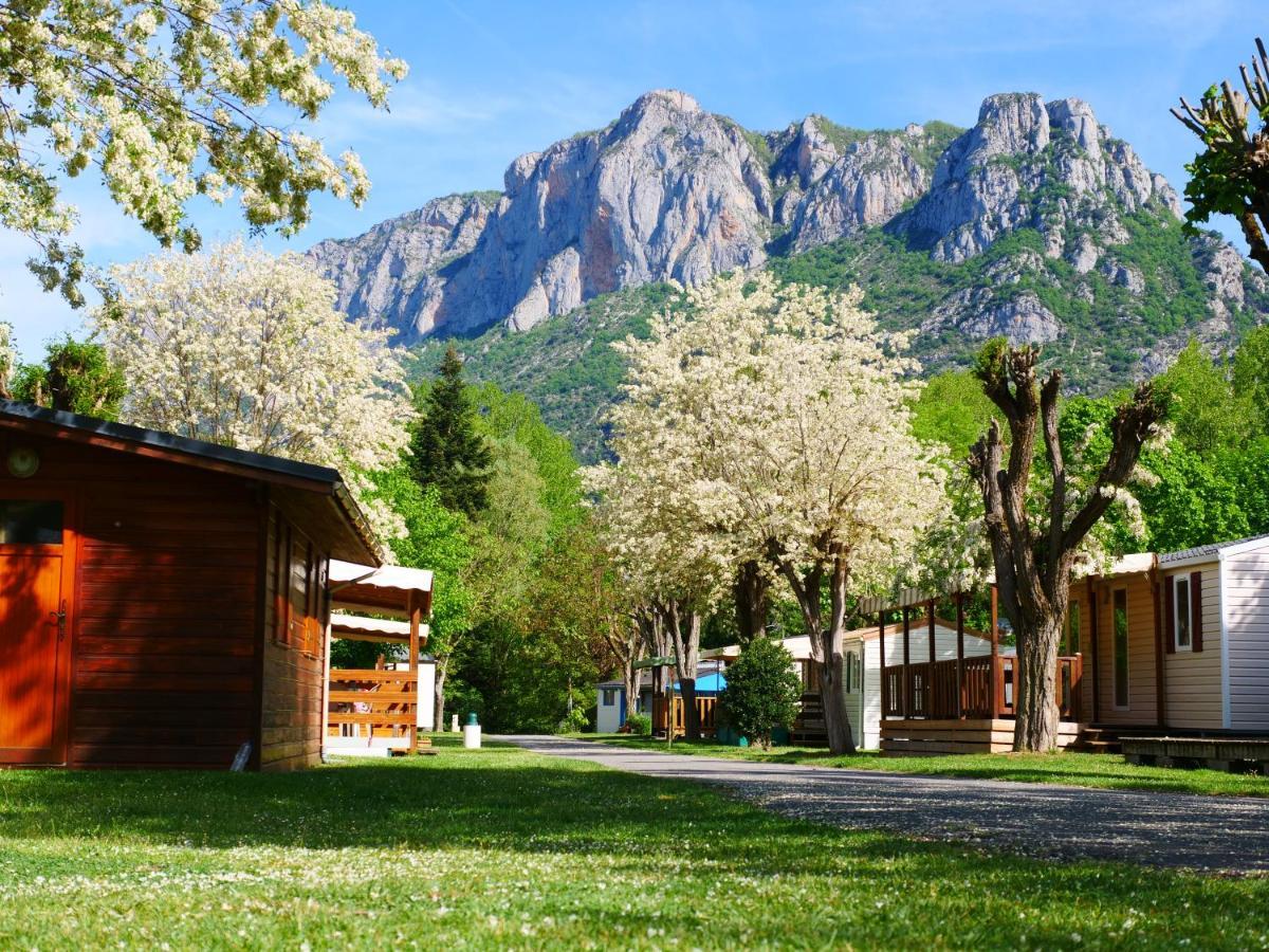 Camping Pays De Beille Les Cabannes  Buitenkant foto